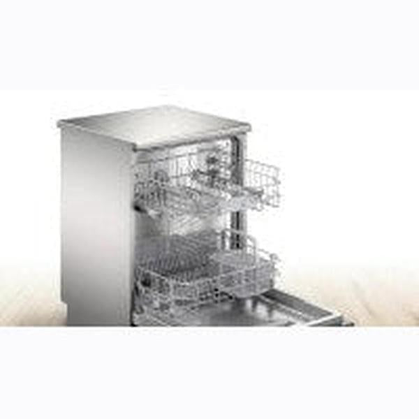 Bosch 12 Place Settings Free Standing Dishwasher SMS2ITI06Z