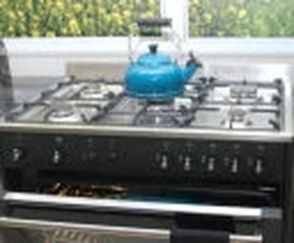 La Germania 90cm Stainless Steel 5-Burner Gas Stove with Oven - RUS95C81DNE - Perfect for Home Cooking