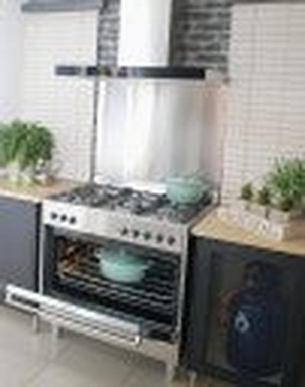 La Germania RUS95C61LDX 90cm Stainless Steel 5-Burner Automatic Gas Stove with 142L Electric Oven