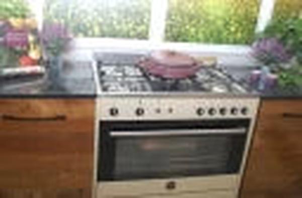 La Germania RUS95C81DCR 90cm Stainless Steel 5-Burner Gas Stove with Fan-Assisted Oven and Wok Burner