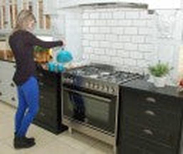 La Germania TUS98261LDX 90cm Stainless Steel Gas Stove with 142L Electric Oven - Enhanced Cooking Experience